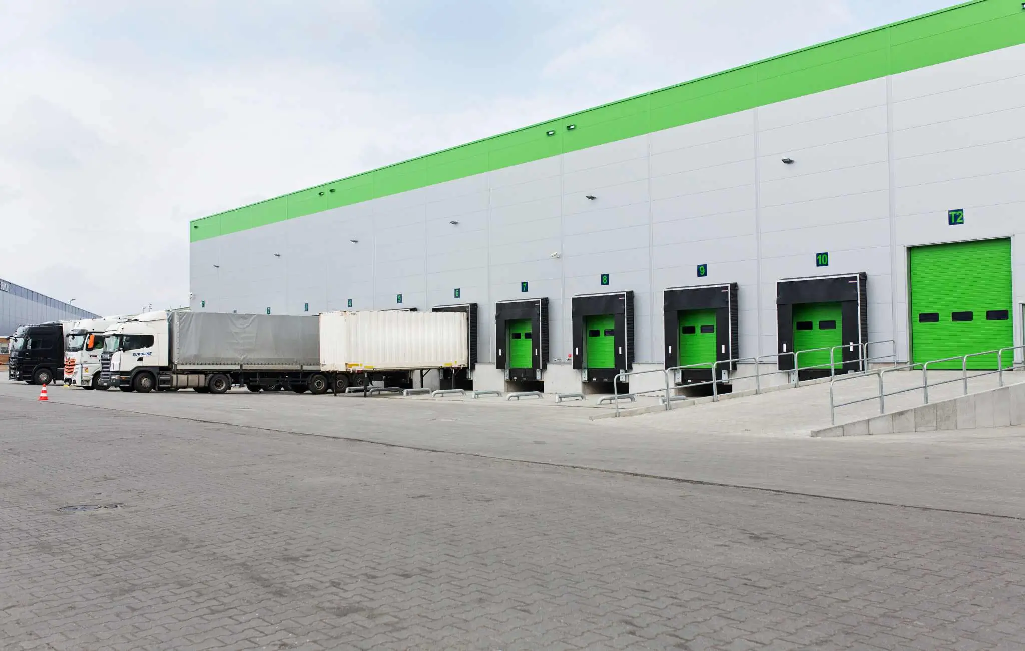Interpneu Polska to dystrybutor opon i felg aluminiowych działający wyłącznie w modelu B2B