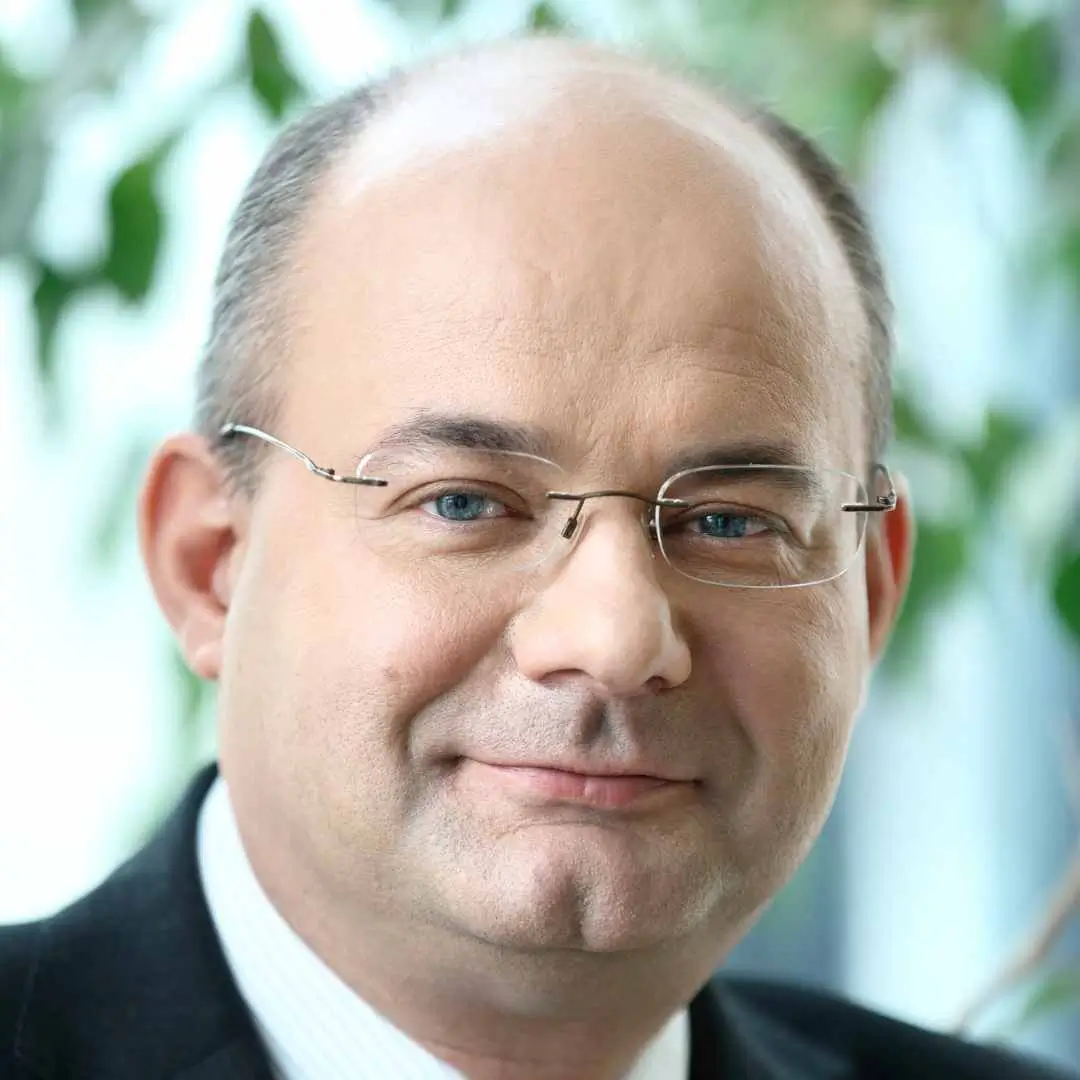 dr Piotr Zielak