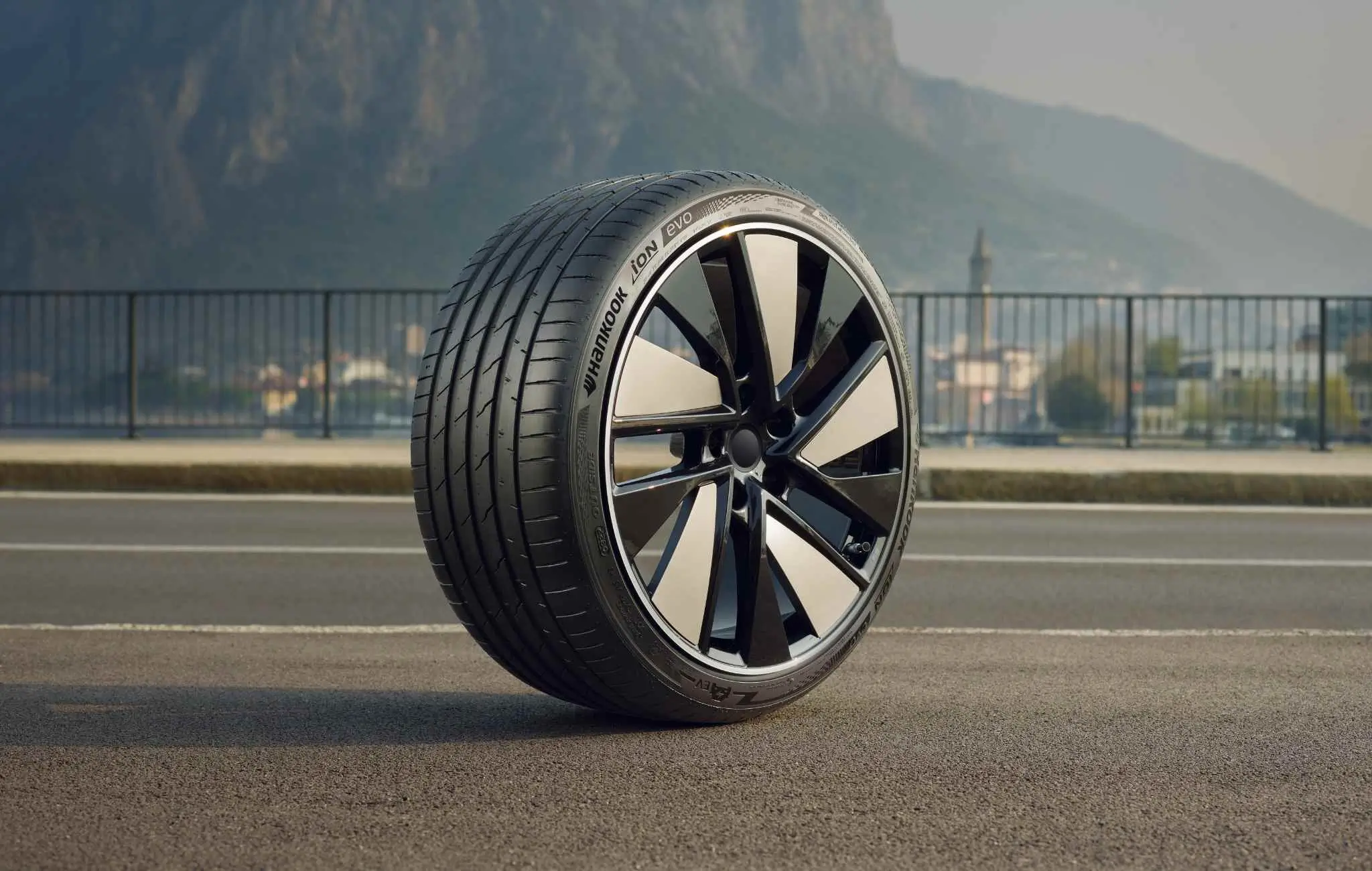Opona iON evo firmy Hankook została zaprojektowana z myślą o samochodach elektrycznych