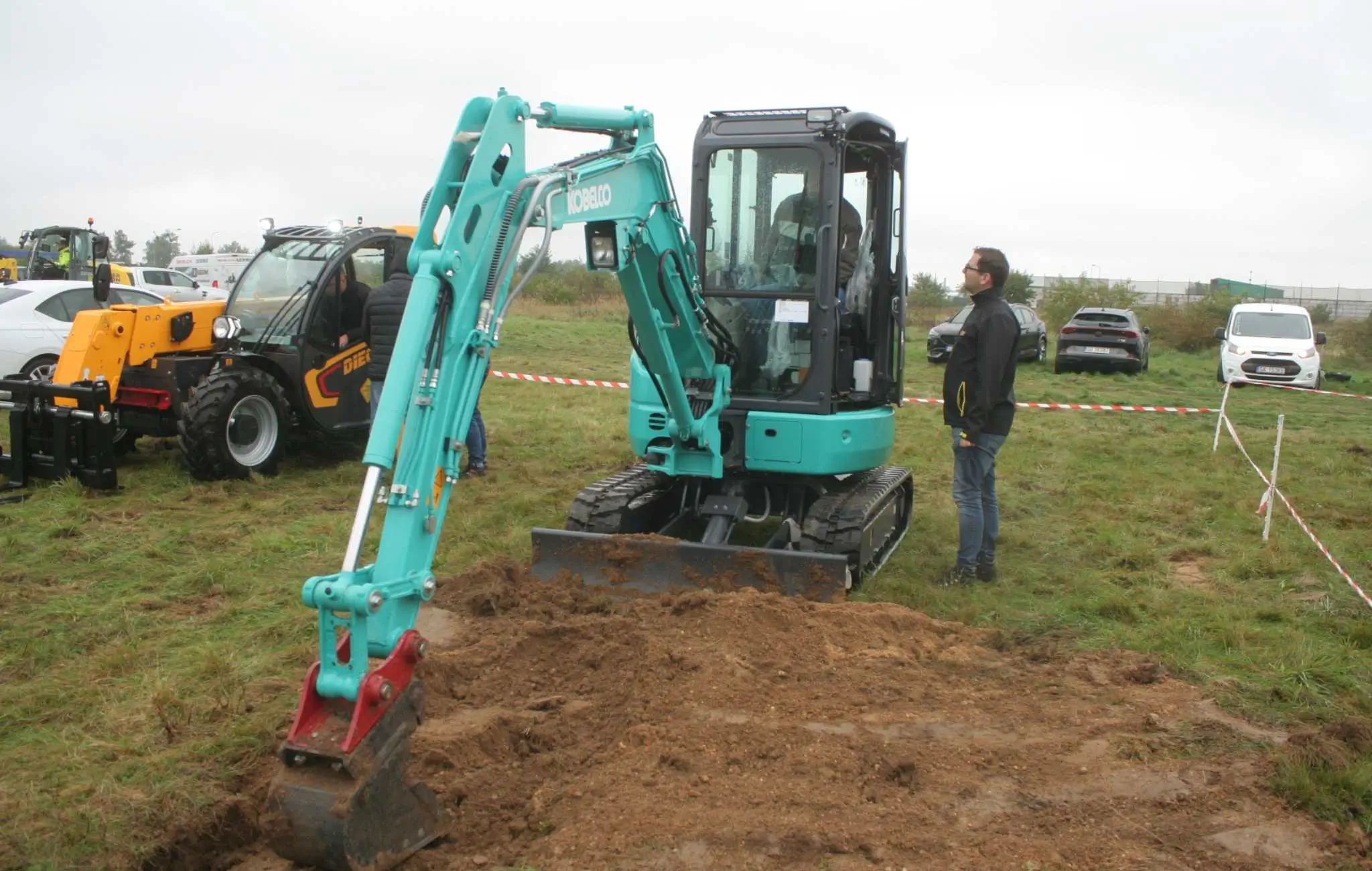Umiejętny operator to połowa życia gąsienicy – drugą połowę stanowi jej jakość. Fot. Kobelco