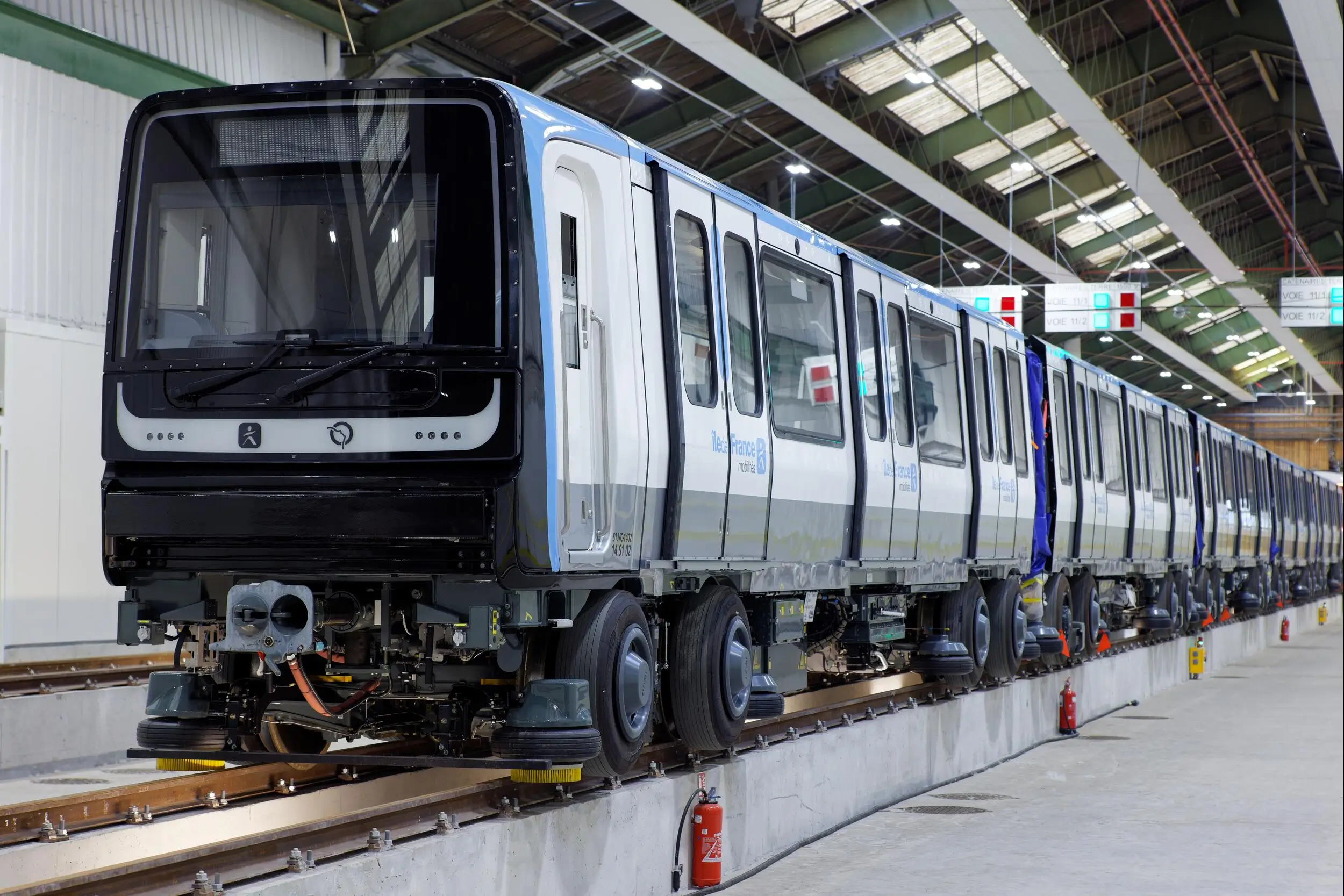 O kolei ogumionej mało kto wie, bo na peronie metra nie widać kół. Fot. Alstom