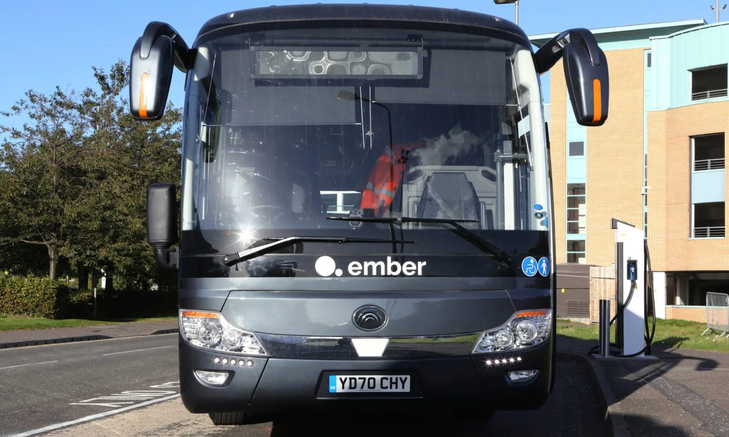 Do pojazdów Ember fabrycznie montowane są opony Michelin X Coach Z oraz X Multi Z 2