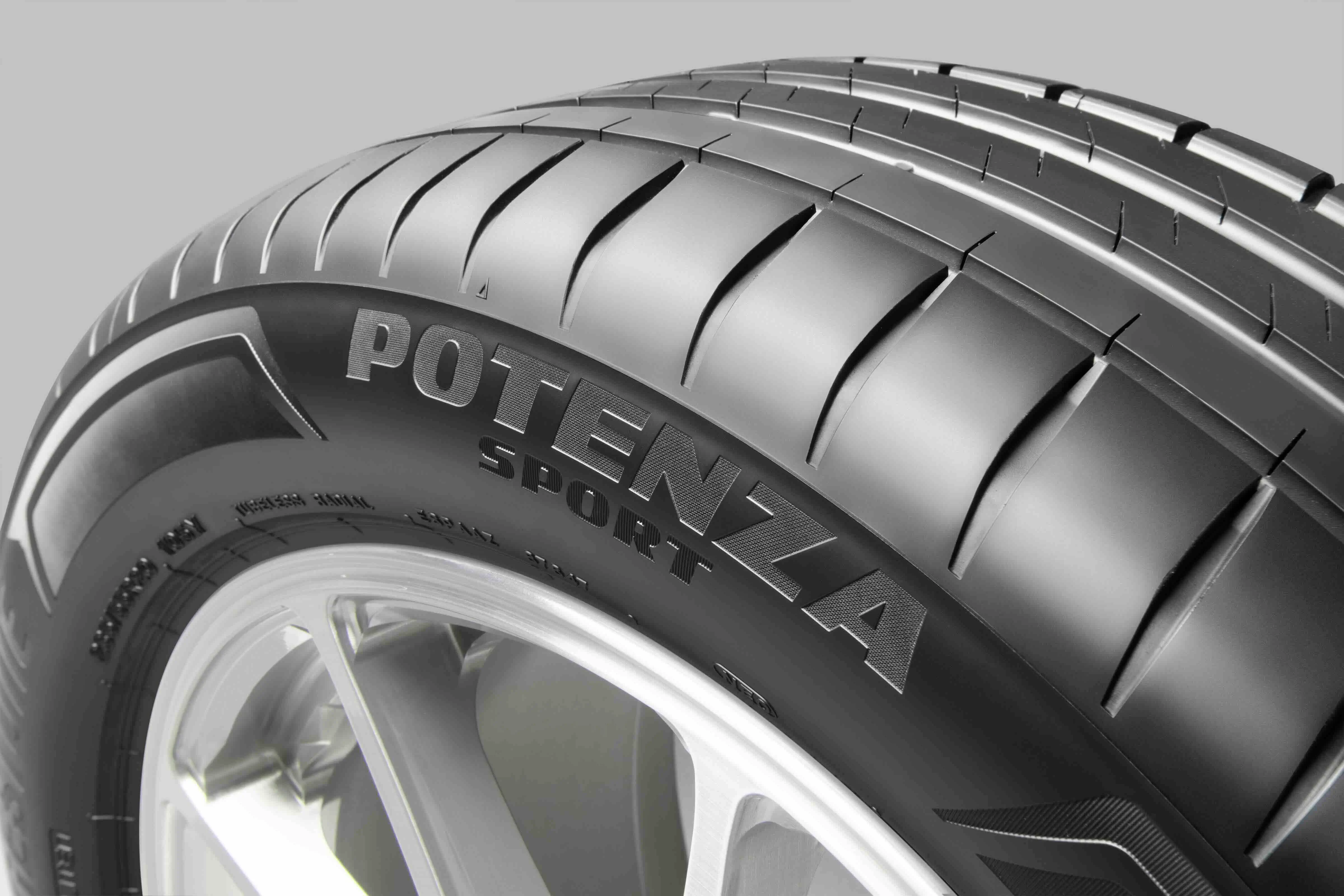Opony Potenza Sport przeznaczone dla Porsche Macan Electric wyróżniają się specjalnie zaprojektowanym bieżnikiem