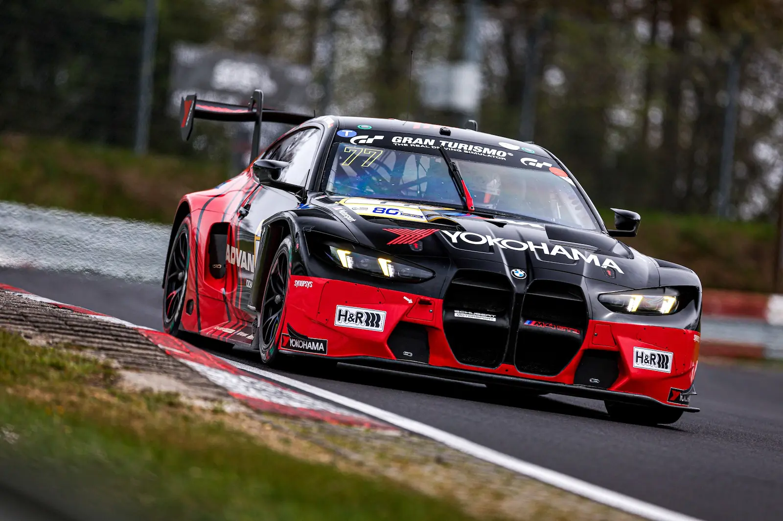 Zwycięzca klasyfikacji generalnej – BMW M Motorsport #77 w barwach ADVAN, prowadzony przez zespół Schubert Motorsport