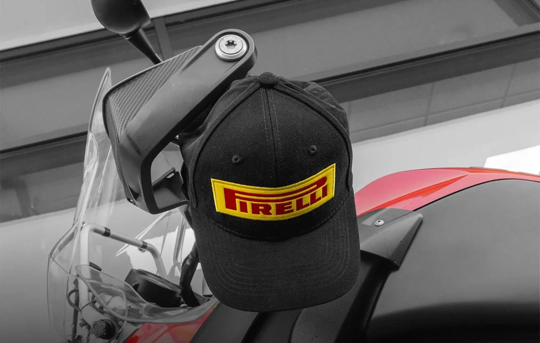 Oryginalna czapka z logo Pirelli