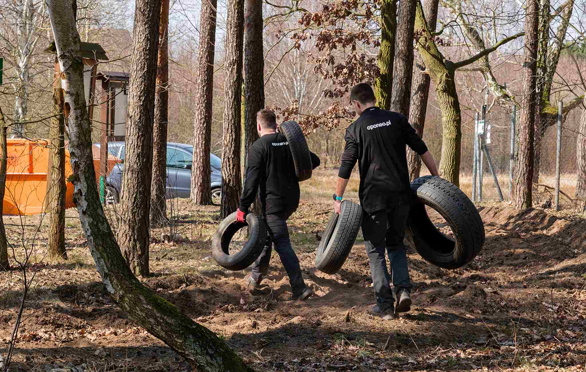 Kręci nas recykling to kampania zapoczątkowana w 2022 roku przez Oponeo.pl i ekologa Dominika Dobrowolskiego