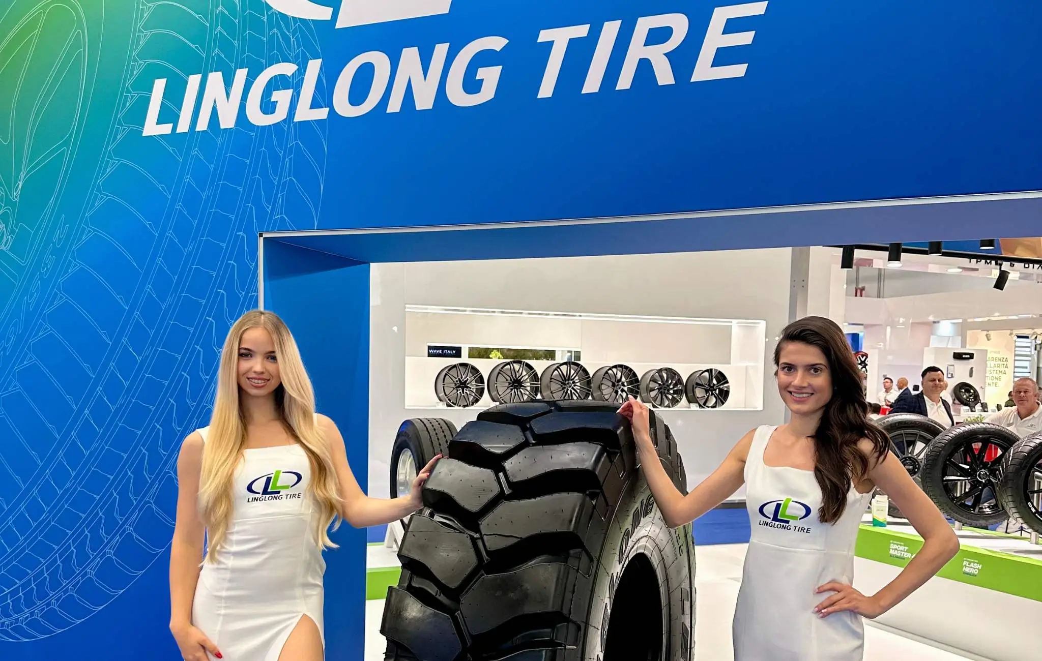 Stoisko firmy podczas targów Autopromotec 2025