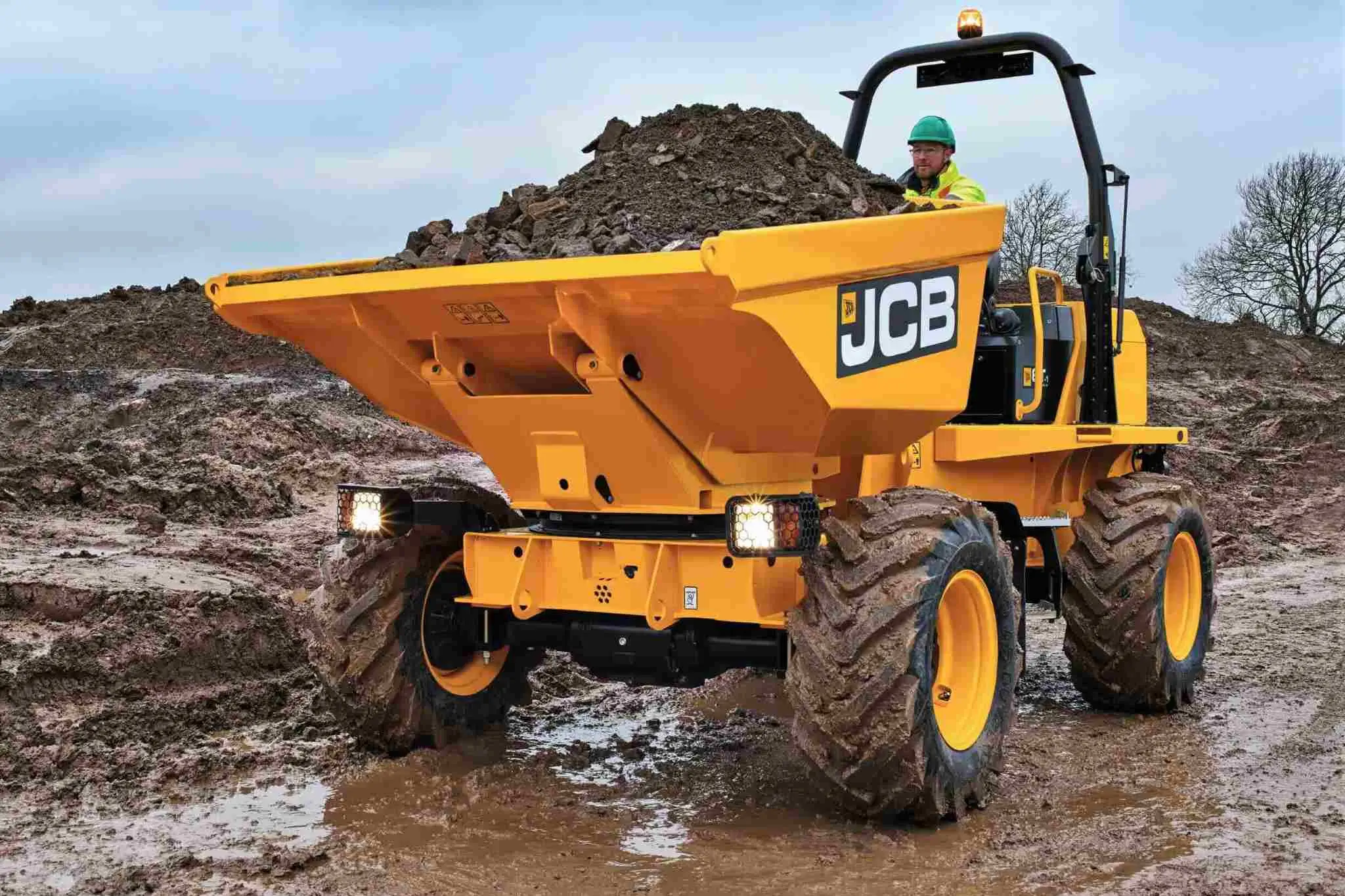 Fascynacja gąsienicami gumowymi wyhamowała – opony mają nadal szereg zalet. Fot. JCB