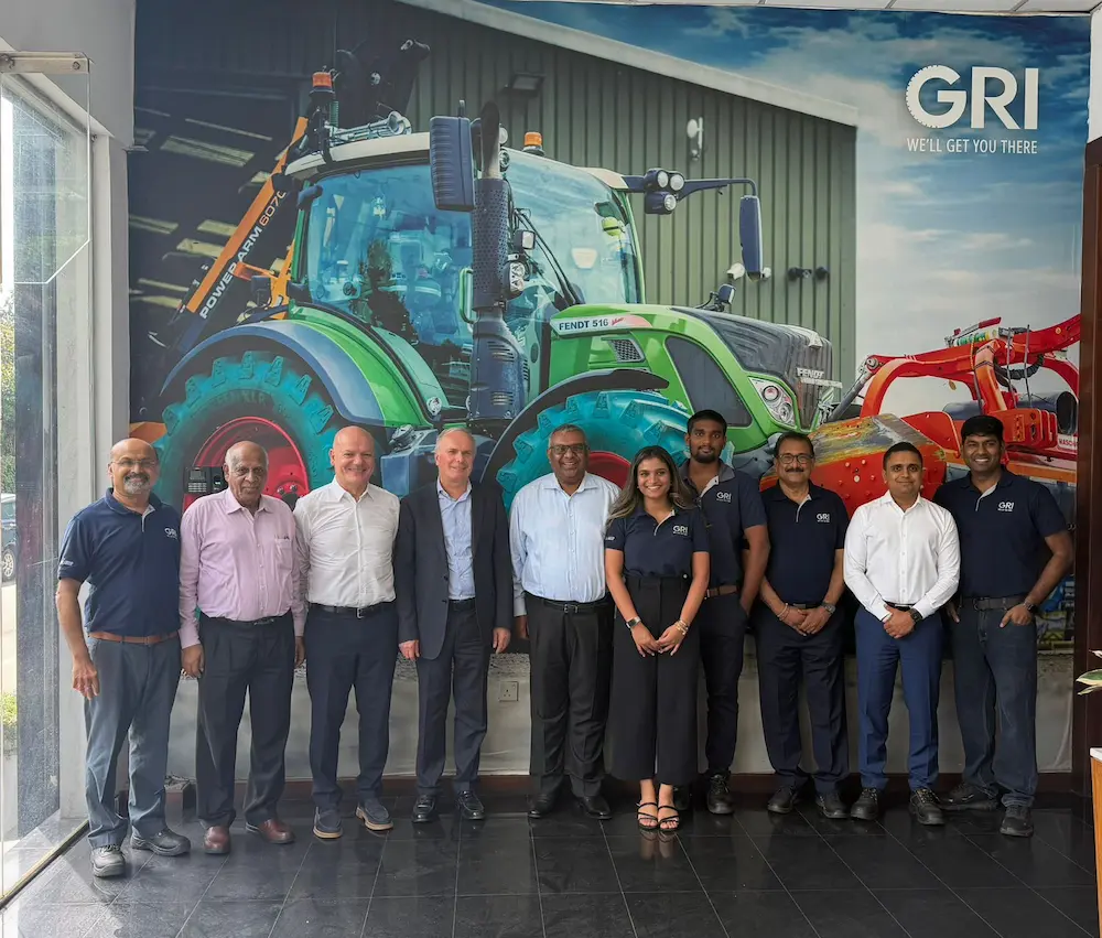 Przedstawiciele GRI Tires oraz Magri Gomme podczas wizyty w zakładzie produkcyjnym na Sri Lance, luty 2026 r.