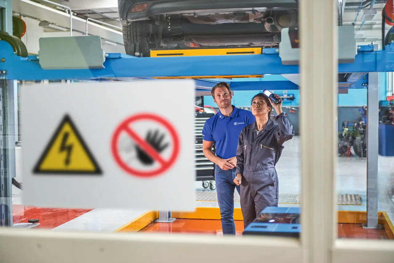 ZF pokaże AI, szkolenia i ekologiczne hamulce na Automechanice 2026