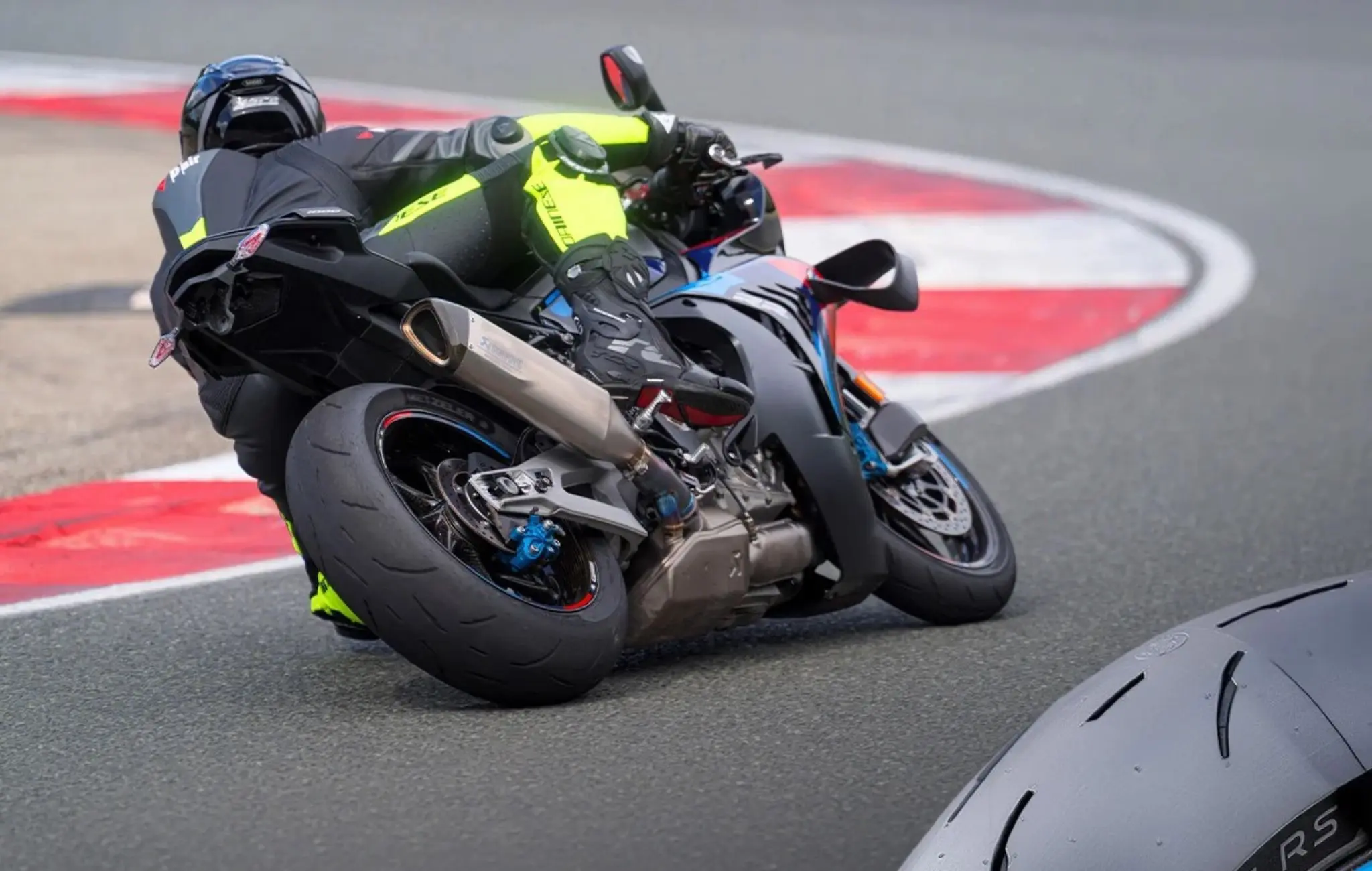 Wszystkie najpopularniejsze rozmiary opon Metzeler Sportec™ 01 RS są już dostępne w sklepie Olek Motocykle