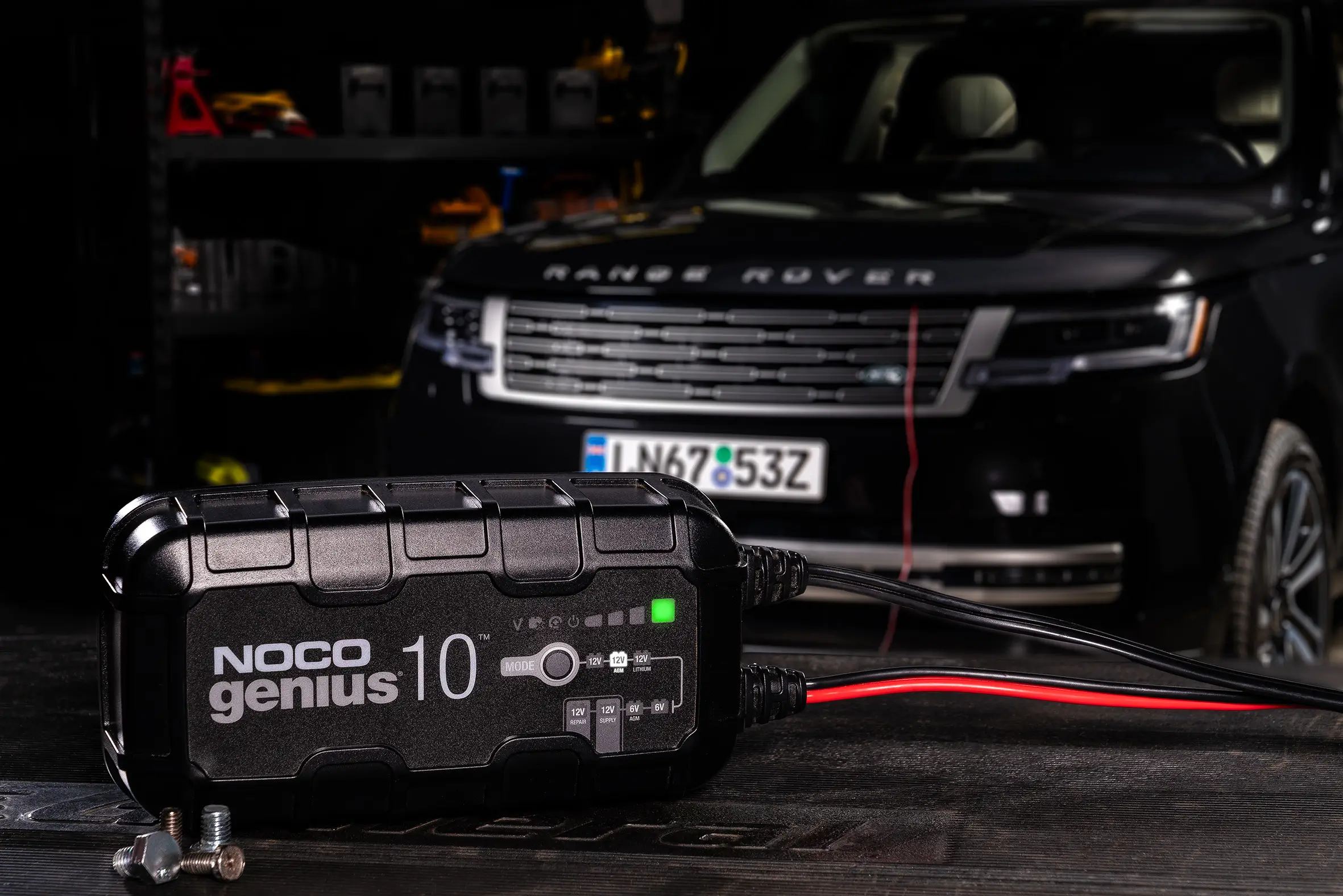 Niemiecki magazyn AUTO BILD porównał 17 modeli ładowarek