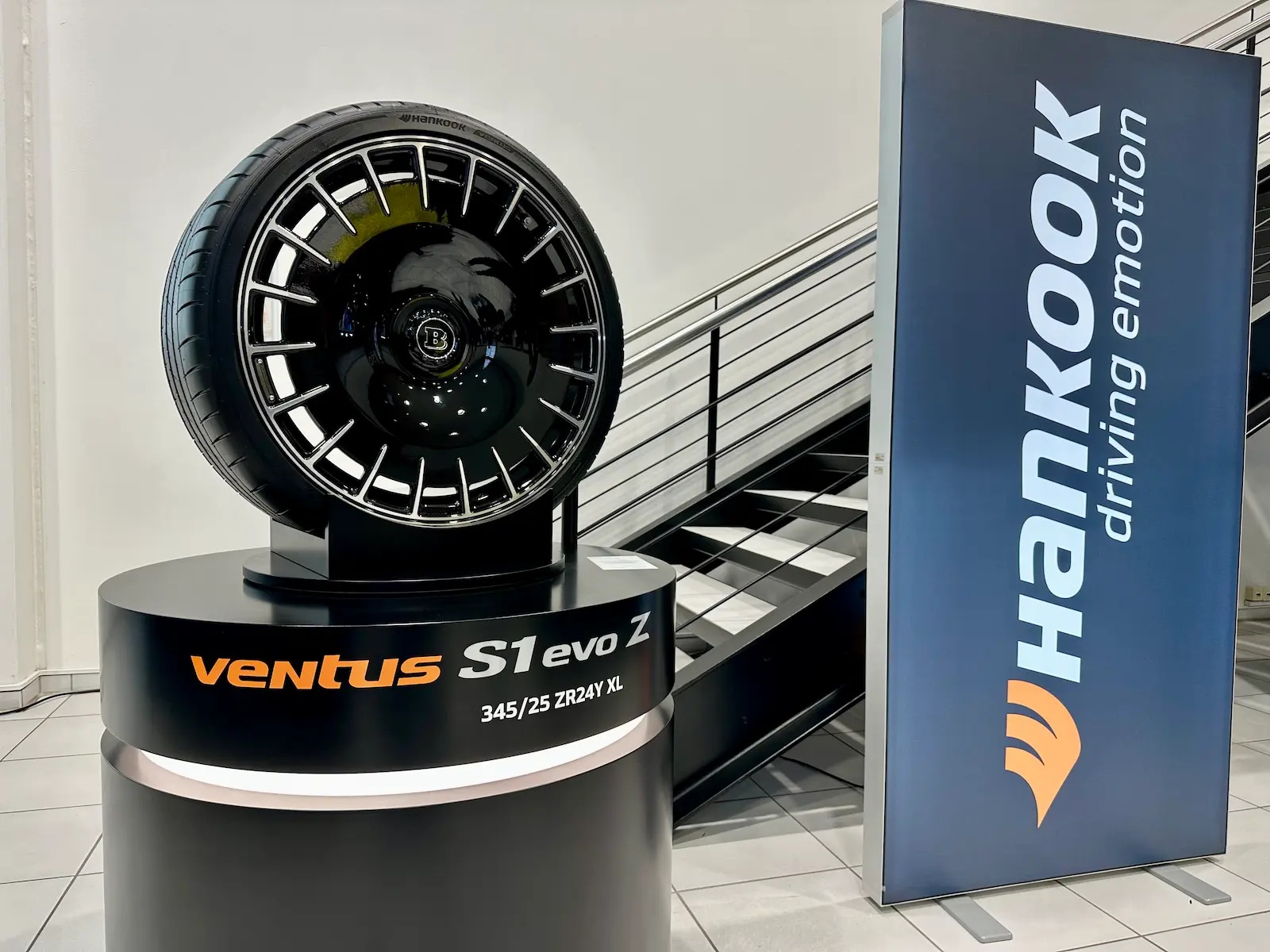 W 2025 roku Hankook świętował 20-lecie obecności opon Ventus na europejskim rynku. Fot. Opony.Media