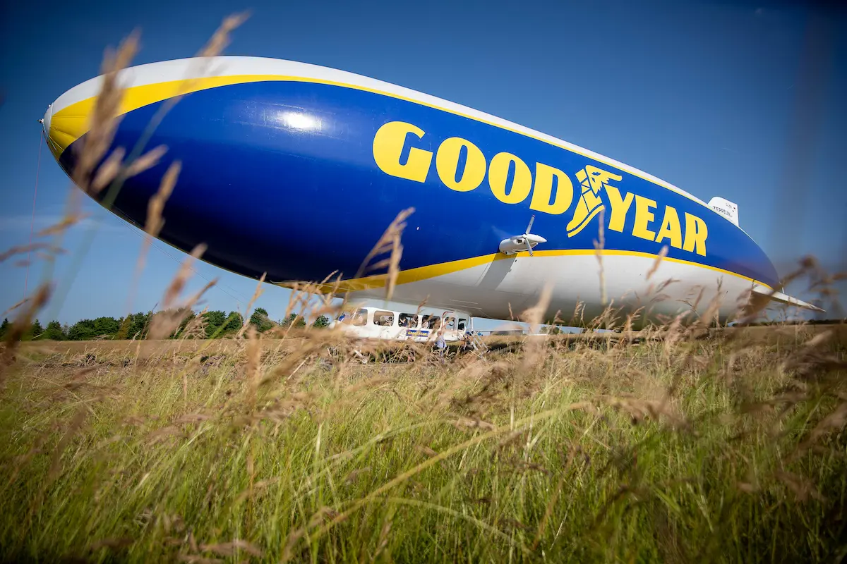 Goodyear Blimp ponownie na europejskim niebie – symbol motorsportu wraca w sezonie 2026