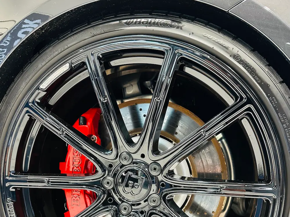 24-calowa opona Hankook opracowana na potrzeby współpracy z firmą Brabus. Fot. Opony.Media